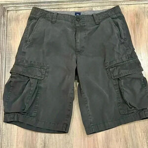 Gap men’s cargo shorts-worn once-size 33